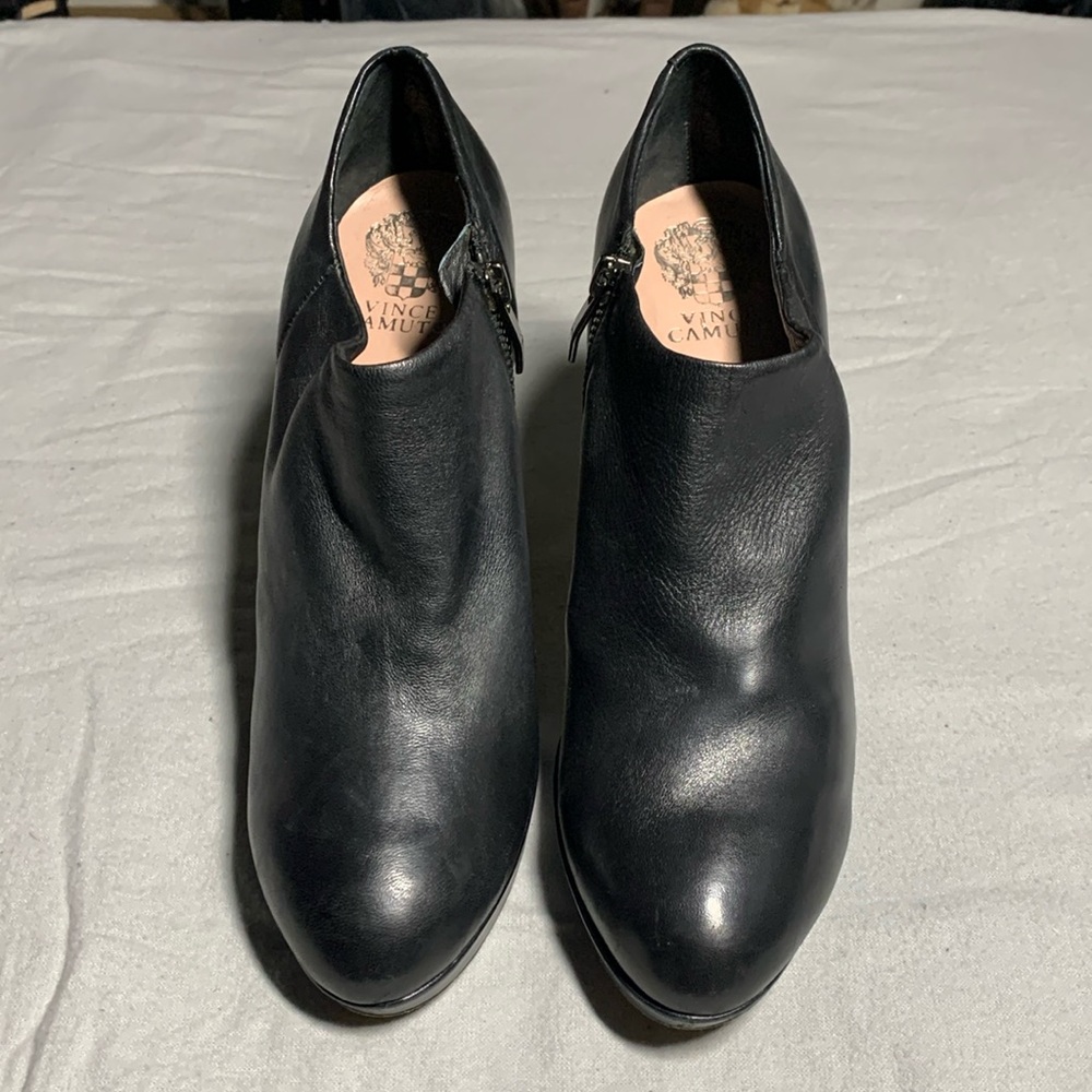 VINCE CAMUTO BLACK LEATHER BOOTIES SIZE 9.5
